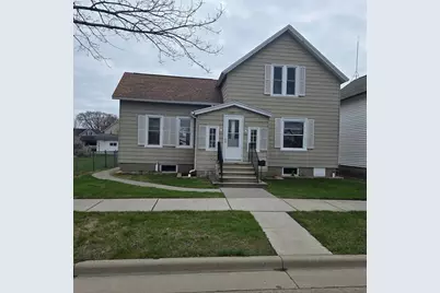 1132 Madison Avenue, Marinette, WI 54143 - Photo 1