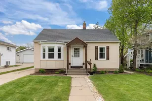 713 N Sawyer St, Oshkosh, WI 54902 - Photo 1