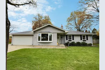 425 Glendale Avenue, Oshkosh, WI 54901 - Photo 1