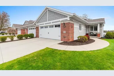 2617 Bay Harbor Circle #4, Green Bay, WI 54304 - Photo 1
