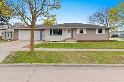 1825 W Grant Street, Appleton, WI 54914 - Photo 1