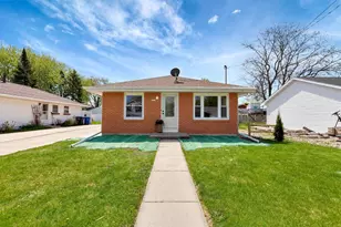 1519 Adams Ave, Oshkosh, WI 54902 - Photo 1