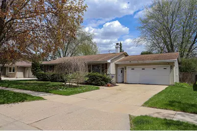 206 S Midpark Drive, Appleton, WI 54915 - Photo 1