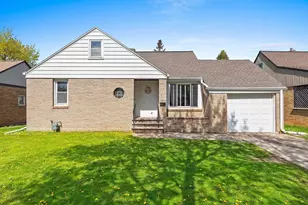 1012 Redwood Dr, Green Bay, WI 54304 - Photo 1