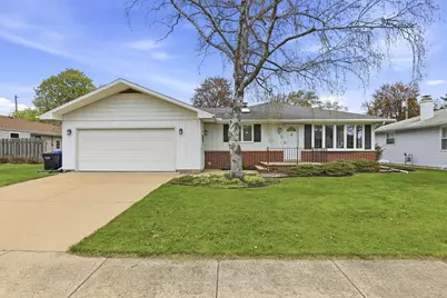 1024 W Roberts Avenue, Appleton, WI 54914 - Photo 1