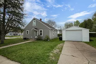 161 Garfield Ave, Clintonville, WI 54929 - Photo 1