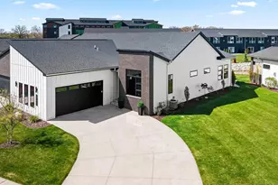 366 Aldon Cir, Green Bay, WI 54304 - Photo 1