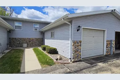 112 E Hofman Street #17, Cecil, WI 54111 - Photo 1