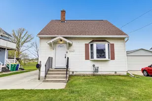 1517 Farlin Ave, Green Bay, WI 54302 - Photo 1