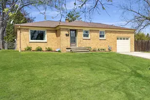 1520 S Ridge Rd, Green Bay, WI 54304 - Photo 1