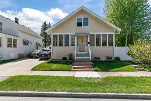 935 W 8th Ave, Oshkosh, WI 54902 - Photo 1
