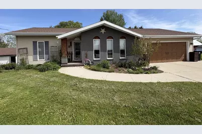 205 E Freeborn Street, Cecil, WI 54111 - Photo 1