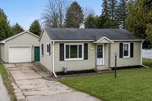 1705 30th Ave, Menominee, MI 49858 - Photo 1