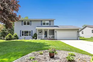 2152 Woodcrest Dr, Green Bay, WI 54304 - Photo 1