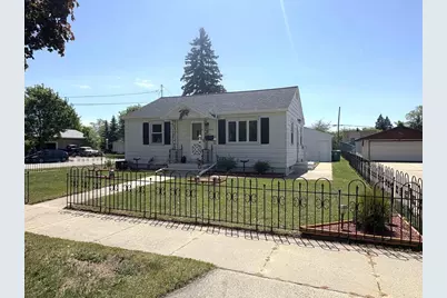 1618 Chicago Street, Green Bay, WI 54304 - Photo 1