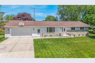 368 E Jefferson Avenue, Cleveland, WI 53015 - Photo 1