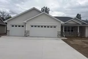 1735 Betty Jean Ln, Green Bay, WI 54313 - Photo 1