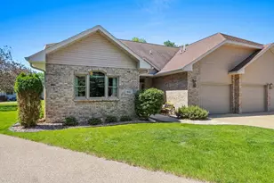 945 Brighton Dr, Menasha, WI 54952 - Photo 1