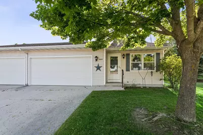 4537 Oaktree Court, Manitowoc, WI 54220 - Photo 1
