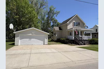160 Washburn Avenue, Oconto, WI 54153 - Photo 1