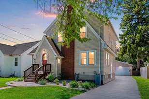 889 Dousman St, Green Bay, WI 54303 - Photo 1