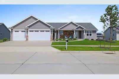 5560 N Providence Avenue, Appleton, WI 54913 - Photo 1
