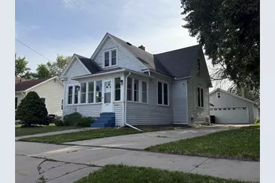 1021 Eastman Street, Oshkosh, WI 54901 - Photo 1