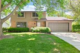 518 Sunrise Ln, Green Bay, WI 54301 - Photo 1
