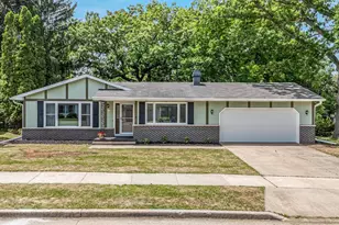 1735 Arlington Dr, Oshkosh, WI 54904 - Photo 1