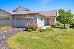 1942 Ravenswood Ln, Manitowoc, WI 54220 - Photo 1