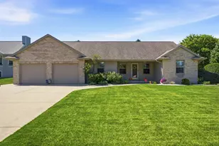 1735 Orange Blossom Dr, Green Bay, WI 54313 - Photo 1