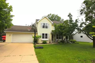 2933 Sunray Ln, Green Bay, WI 54313 - Photo 1