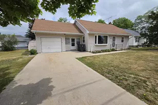 218 Dodge St, Princeton, WI 54968 - Photo 1