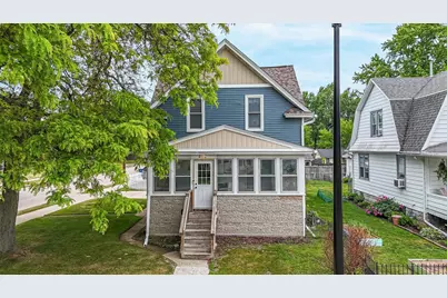 402 E Lincoln Avenue, Oshkosh, WI 54901 - Photo 1