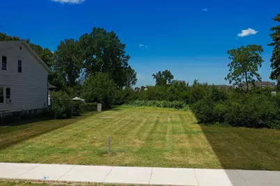 406 W 5th Avenue, Oshkosh, WI 54902 - Photo 1