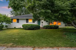 915 Tommark St, Green Bay, WI 54304 - Photo 1