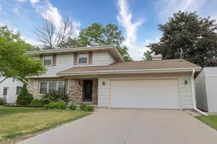 809 Melissa St, Menasha, WI 54952 - Photo 1