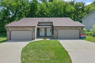 646 St Martin Ct, Green Bay, WI 54311 - Photo 1