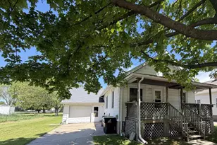 1412 34th Ave, Menominee, MI 49858 - Photo 1