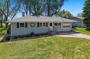 947 Redley Ct, Green Bay, WI 54304 - Photo 1