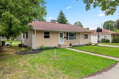 1429 S Oneida Street, Green Bay, WI 54304 - Photo 1