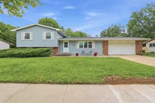 960 Maricopa Dr, Oshkosh, WI 54904 - Photo 1
