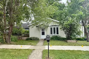 2056 Newberry Ave, Green Bay, WI 54302 - Photo 1