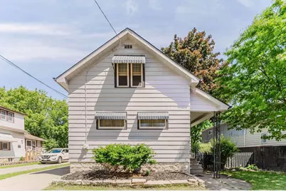 702 W 11th Avenue, Oshkosh, WI 54902 - Photo 1