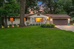 2565 Hazelwood Ln, Green Bay, WI 54304 - Photo 1