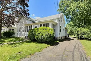 1833 Minnesota St, Oshkosh, WI 54902 - Photo 1