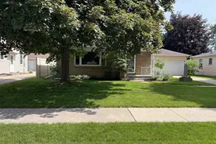 1673 Juniper Dr, Green Bay, WI 54302 - Photo 1