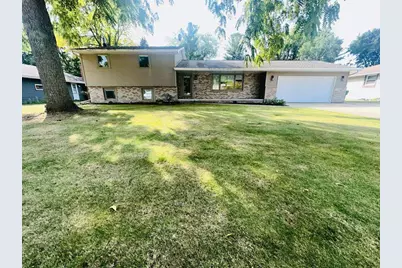 550 Harvest Road, Green Bay, WI 54302 - Photo 1