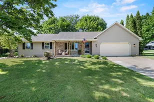 3107 Devroy Ln, Green Bay, WI 54313 - Photo 1