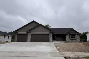 3373 Glendale Ave, Green Bay, WI 54313 - Photo 1